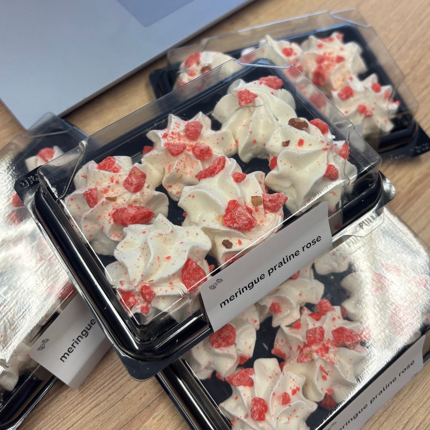 meringue praline rose (x6)